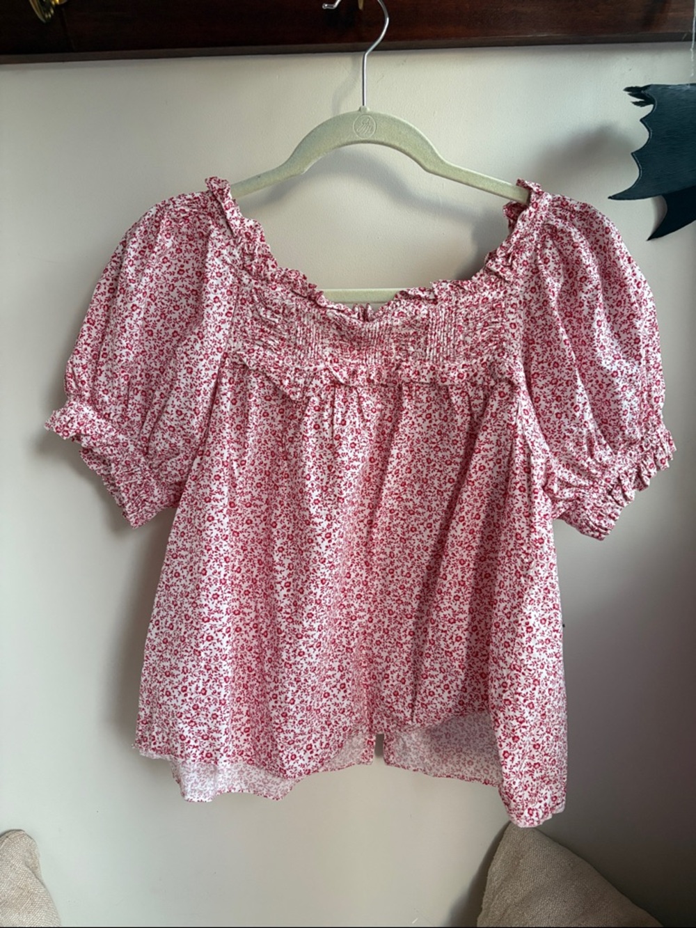 Doen Red/White Floral Puff-Sleeve Blouse - Picture 4 of 4